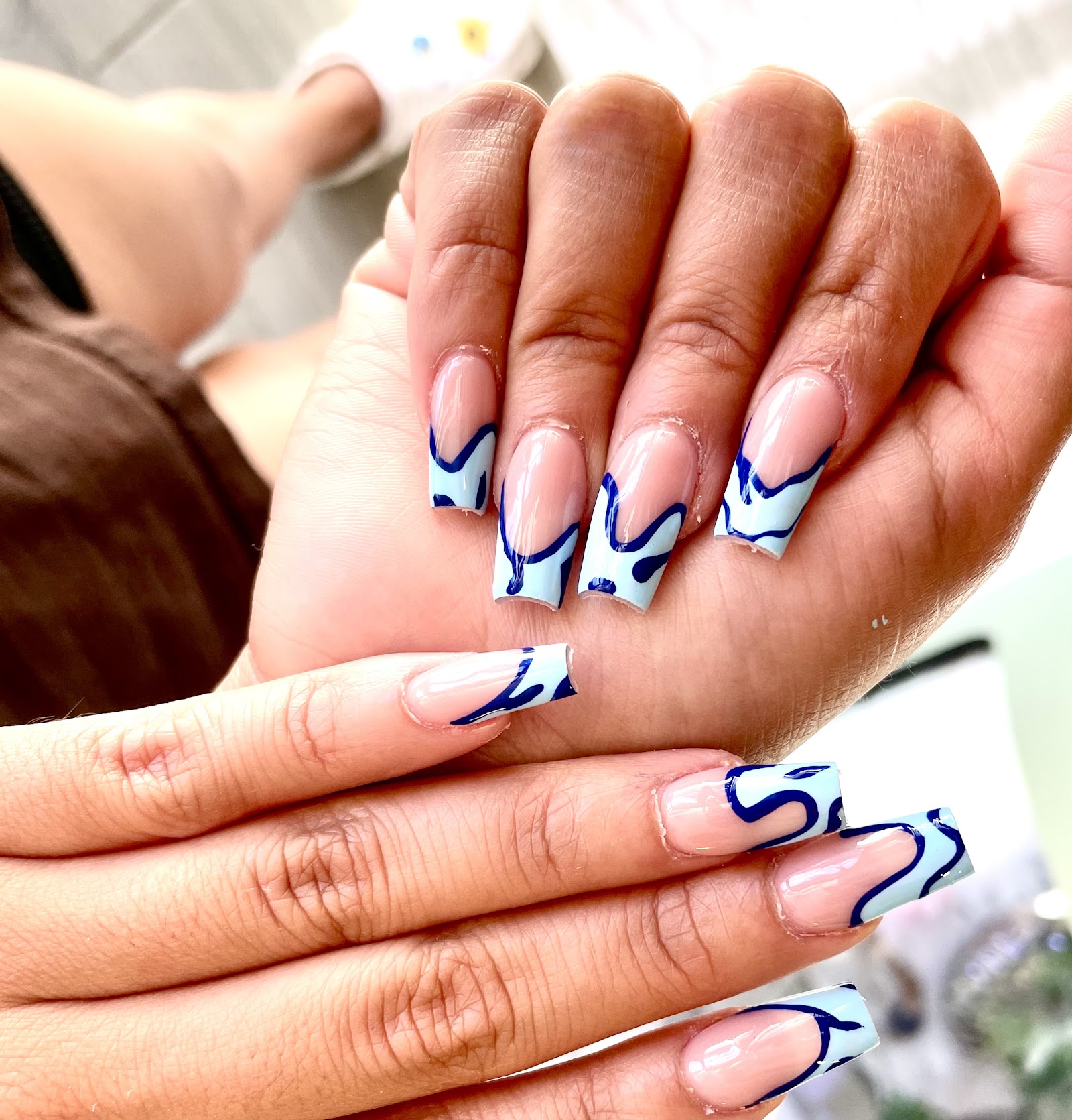 DELUXE NAILS AND SPA nail photo 4