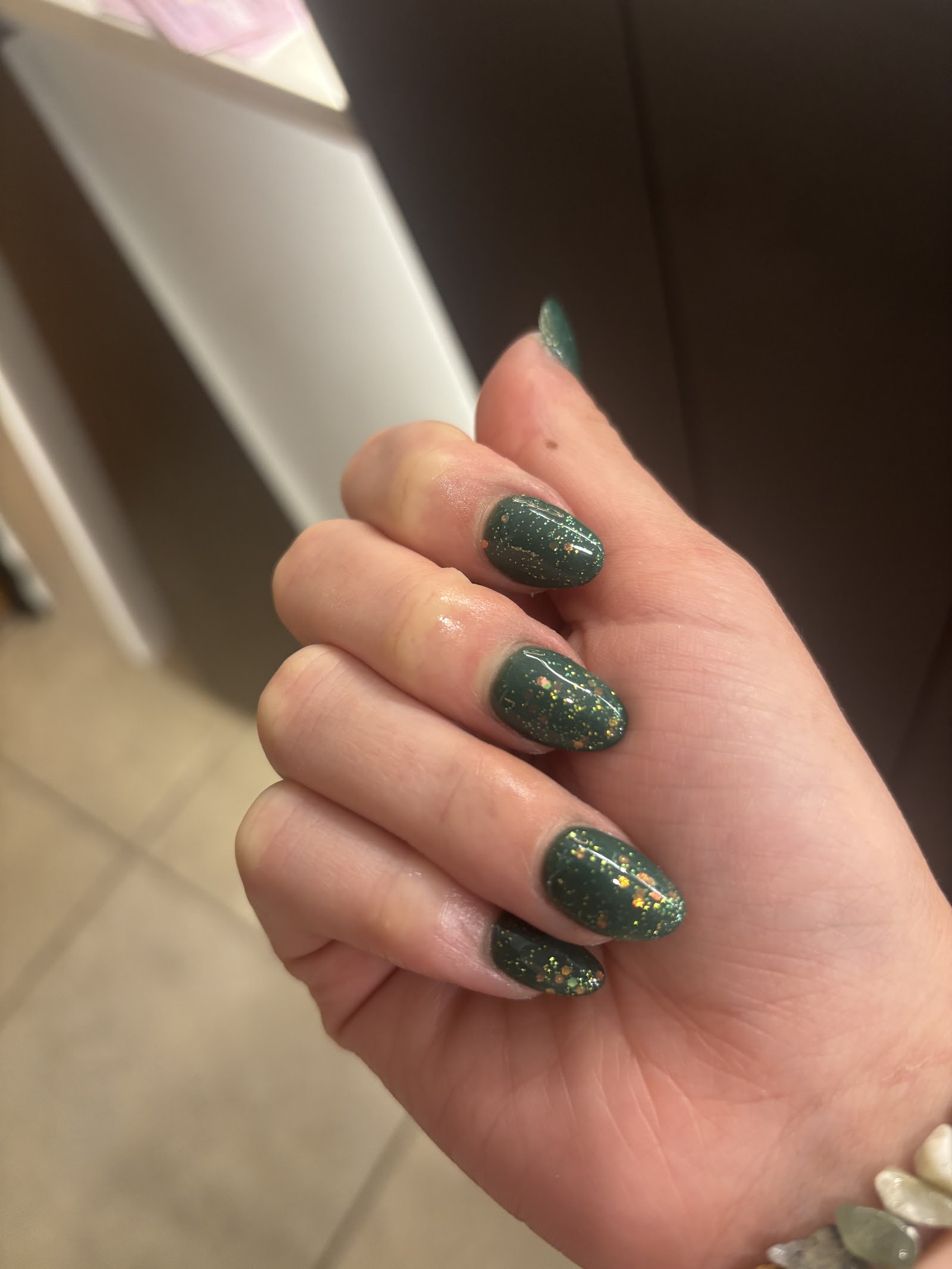 DELUXE NAILS AND SPA nail photo 6