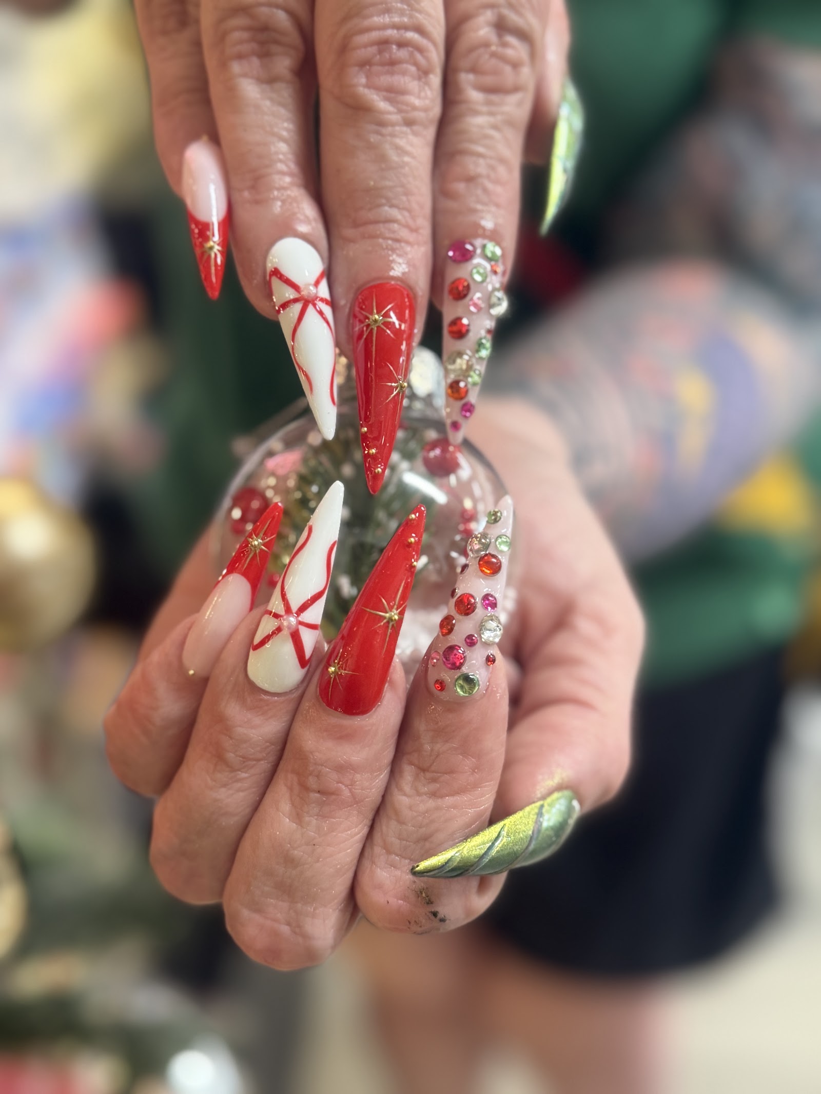 DELUXE NAILS AND SPA nail photo 7